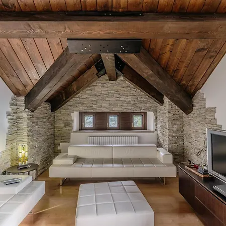 In Marche With Pool & Mountain Views Villa