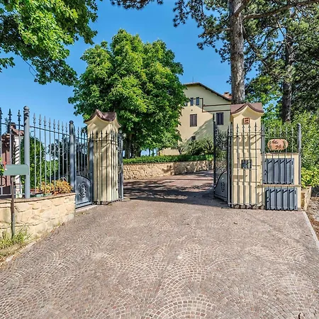 In Marche With Pool & Mountain Views Villa